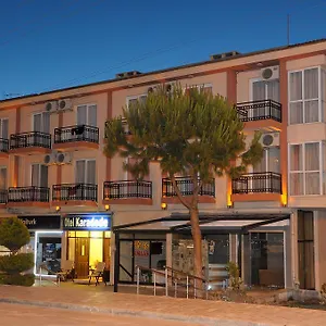  Otel Karadede