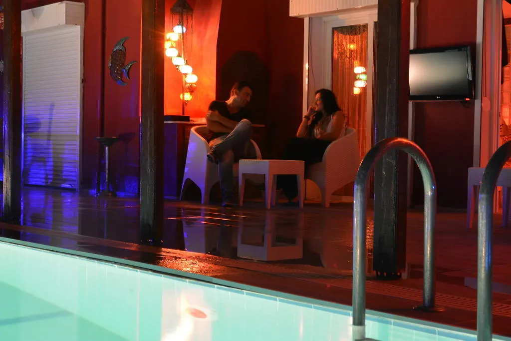 Ciftlik Hotel Çeşme 3*,